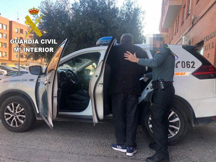 LA GUARDIA CIVIL DETIENE A UN HOMBRE POR 7 DELITOS DE ROBO CON FUERZA EN VIVIENDAS CON MORADORES EN EL INTERIOR