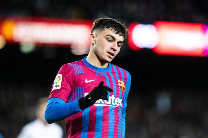 El jugador del FC Barcelona Pedro "Pedri" González, durant el partit davant el Sevilla en el Camp Nou de LaLiga Santander 2021-2022.