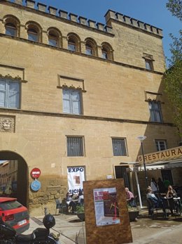 La exposición "El tiempo detenido" ofrece imágenes inédita del pasado de Ayerbe (Huesca)