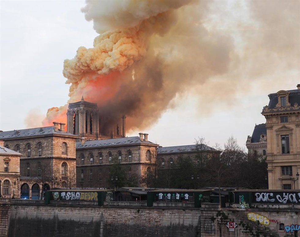 Archivo - Indencio en la catedral de Notre Dame en 2019