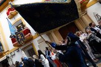 La ministra de Turismo presencia en Lorca la tradicional recogida de banderas previa a la procesión