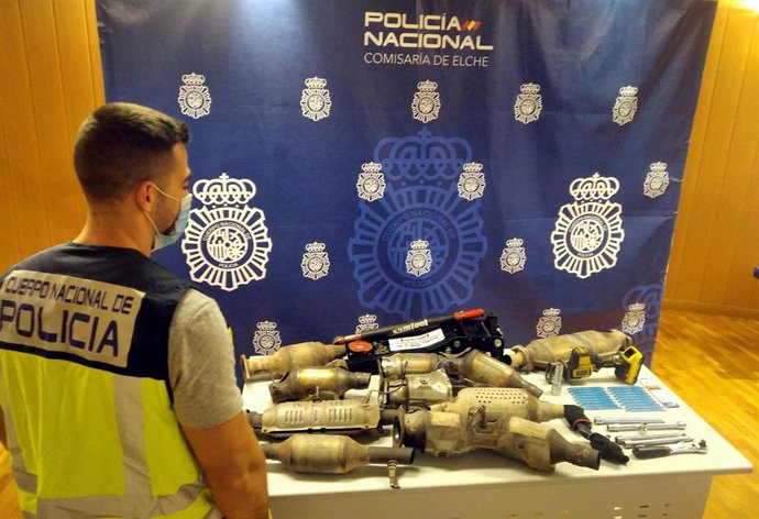 Catalizadores intervenidos por la Policía Nacional en Elche (Aliacante)