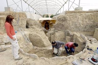 Excavaciones en el tholos de Montelitio