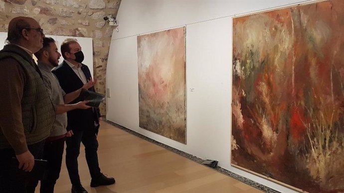 Exposición de pintura dedicada a Delibes de Javier Casanueva.