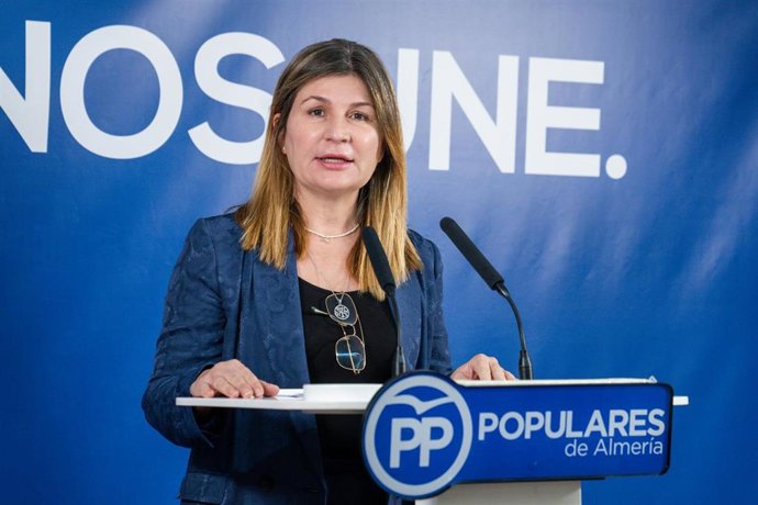 Archivo - La parlamentaria autonómica del PP, Rosalía Espinosa, en una imagen de archivo.