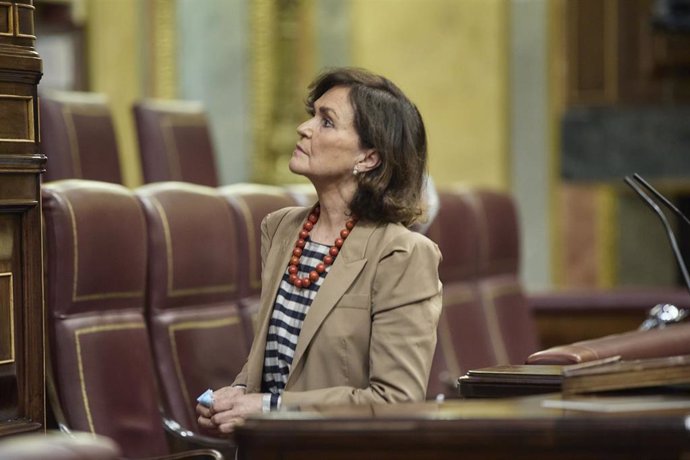 Archivo - La exvicepresidenta primera del Gobierno y diputada del PSOE, Carmen Calvo.