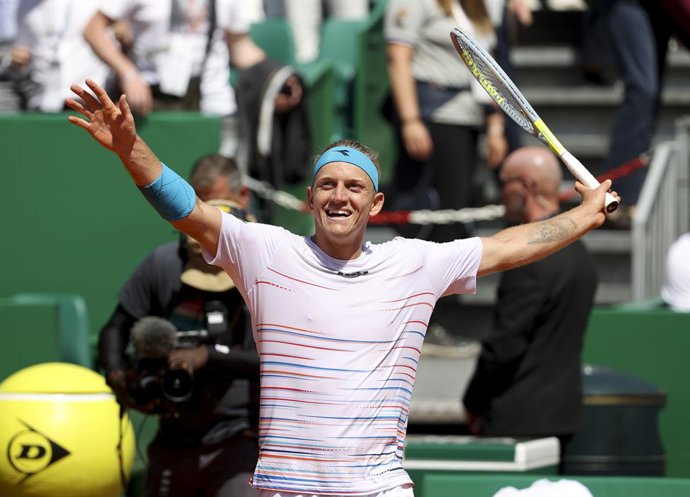 Alejandro Davidovich Fokina of Spain celebrates his victory during day 6 of the Rolex Monte-Carlo Masters 2022, an ATP Masters 1000 tennis tournament on April 15, 2022, held at the Monte-Carlo Country Club in Roquebrune-Cap-Martin, France - Photo Jean C