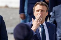 Macron carga contra Le Pen por ser "incompetente" y "climatoescéptica"