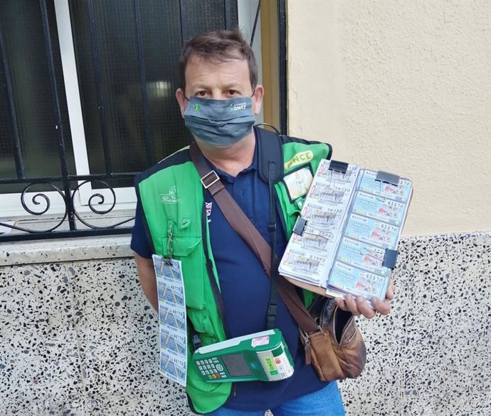 Imagen del vendedor David Serrano, quien ha vendido un sueldazo de la ONCE en Ubrique (Cádiz).