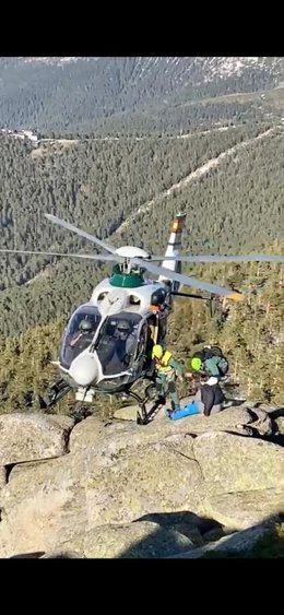 Rescatados en helicóptero tres senderistas heridos.