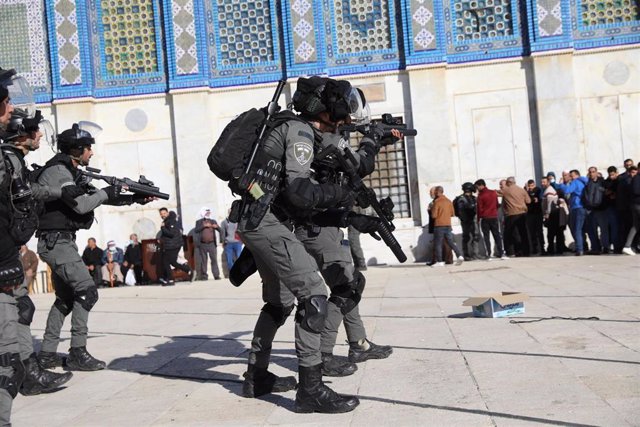 Policías israelíes en la Explanada de las Mezquitas