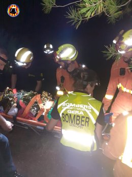 Rescatado un hombre tras caer 20 metros por un terraplén en Náquera