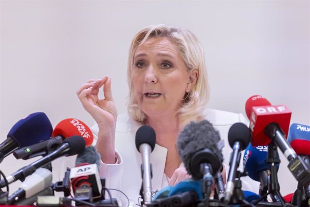 La candidata de extrema derecha a la Presidencia francesa, Marine Le Pen