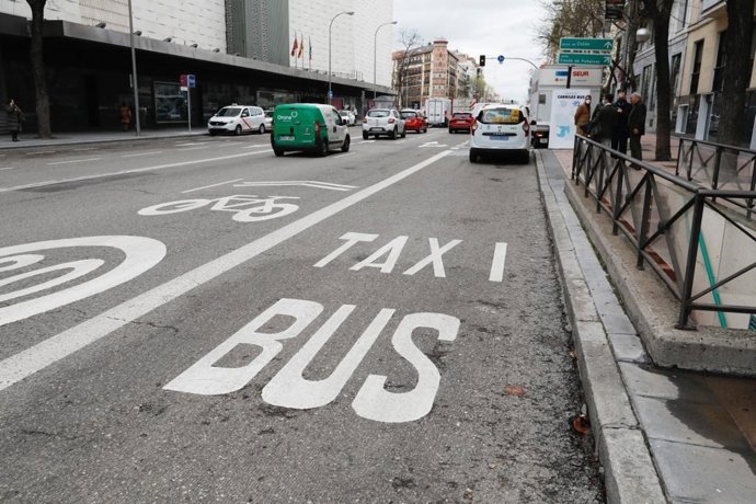 Carril bus y carril bici en la capital