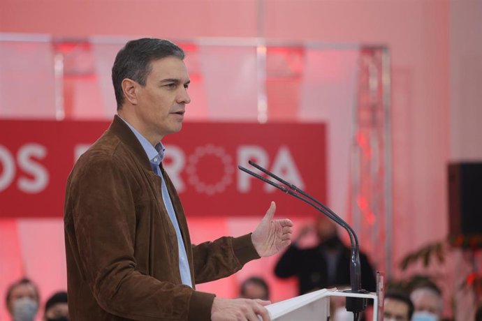 El presidente del Gobierno, Pedro Sánchez, interviene en un acto del PSOE en el Espacio Rastro de Madrid, a 9 de abril de 2022, en Madrid (España). 