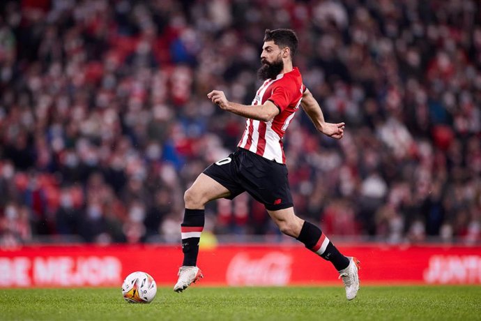 Archivo - El jugador del Athletic Asier Villalibre, durante un partido en San Mamés de LaLiga Santander 2021-2022.