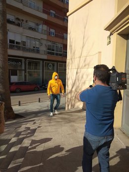 Uno de los hermanos que lidera el clan de Los Castañas a su llegada a la Audiencia en Algeciras para la celebración del juicio.