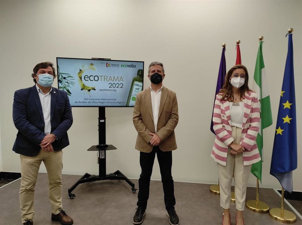 El delegado de Agricultura de la Diputación de Córdoba, Francisco Ángel Sánchez (centro), en la presentación de Ecotrama.