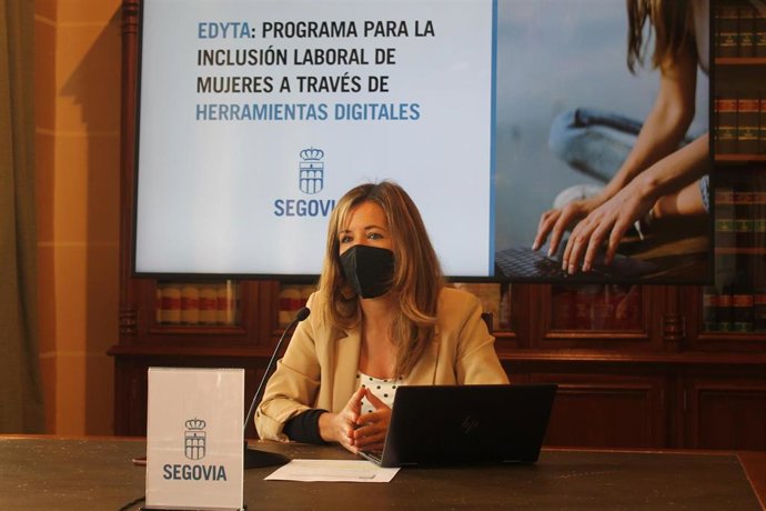 La Concejal De Servicios Sociales, Ana Peñalosa.