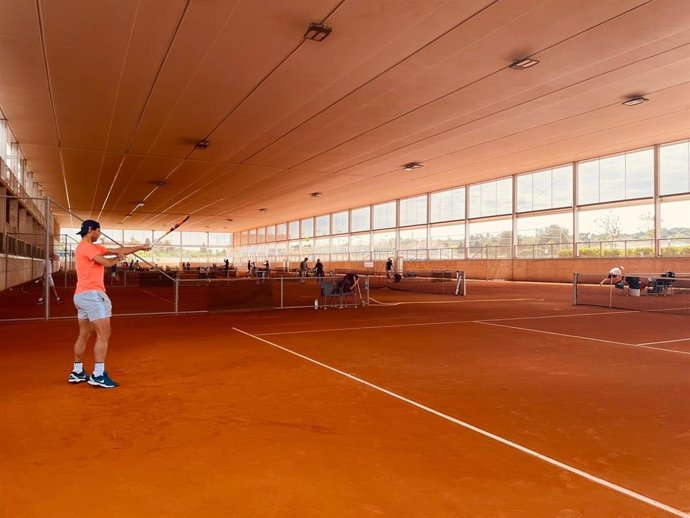 El tenista Rafa Nadal entrenando