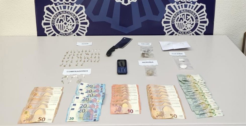 Ocho detenidos en Estepona por tener un punto de venta de heroína y cocaína