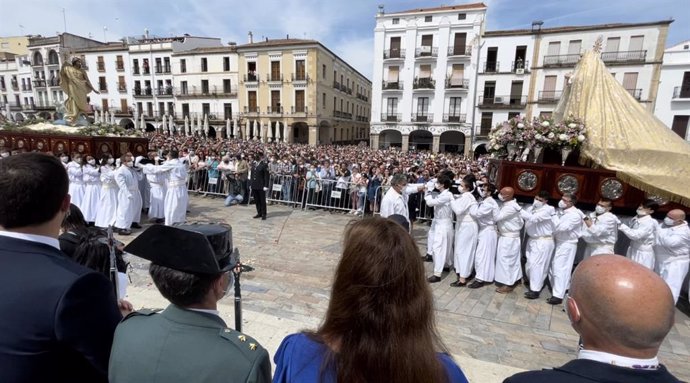 Archivo - Procesión del Encuentro el Domingo de Resurrección en Cáceres
