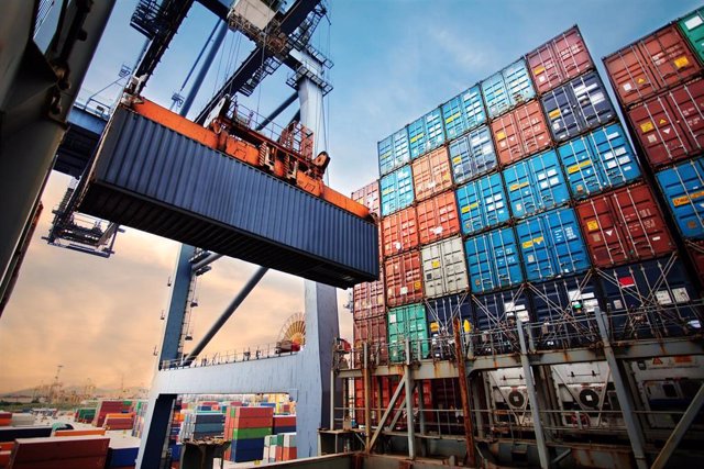 Archivo - Economía.- Las empresas industriales aumentaron un 23,5% sus exportaciones en 2021 respecto al año anterior, según Amec
