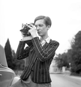 Photographer Unknown, Portrait of Annemarie Schwarzenbach with Camera, 1939  Esther Gambaro, Nachlass Marie-Louise Bodmer-Preiswerk