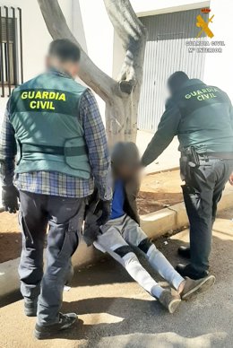 Detenido en una vivienda en ruinas el autor de seis robos con escalo en naves industriales de Níjar (Almería)
