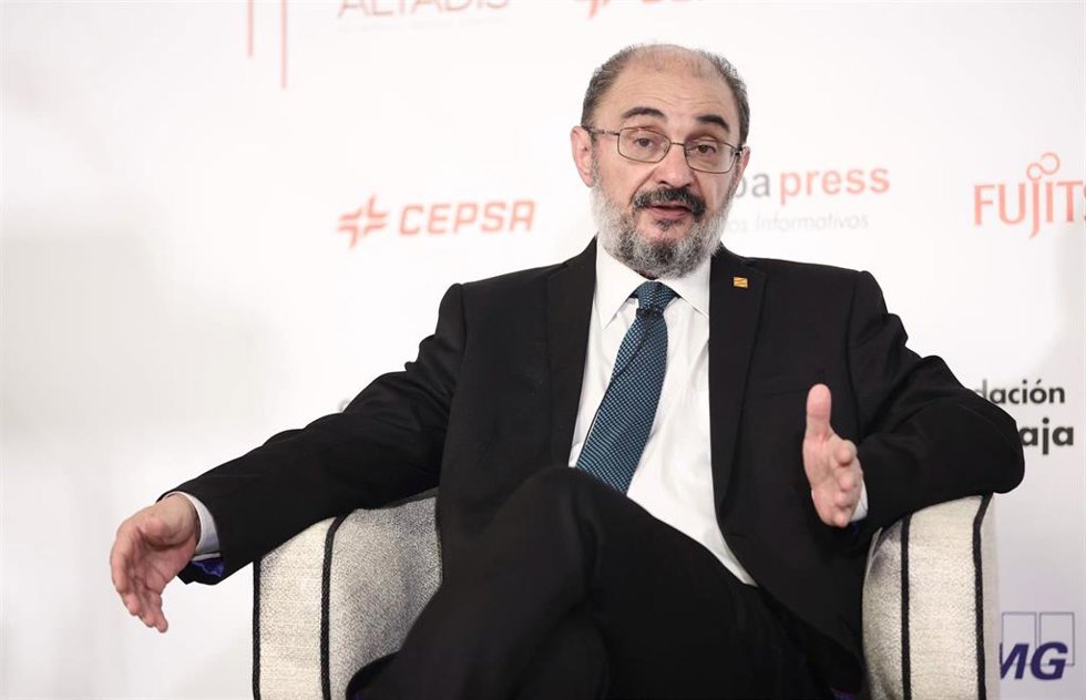 El presidente del Gobierno de Aragón, Francisco Javier Lambán, interviene en un desayuno informativo de Europa Press, en el Hotel Rosewood Villa Magna, a 19 de abril de 2022, en Madrid (España).
