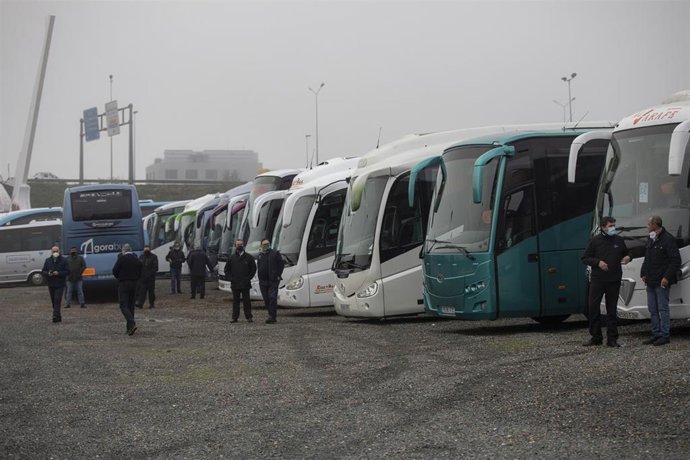 Archivo - Autocares discrecionales y turísticos en Sevilla