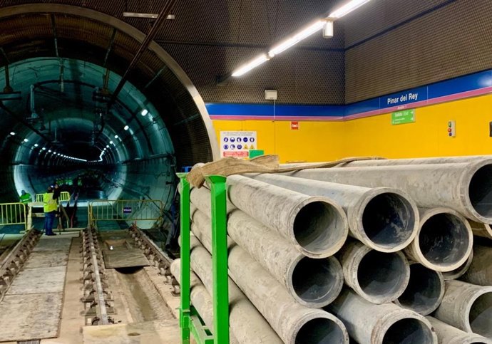 Obras en la estación de Pinar del Rey, en la Línea 8 de Metro de Madrid.