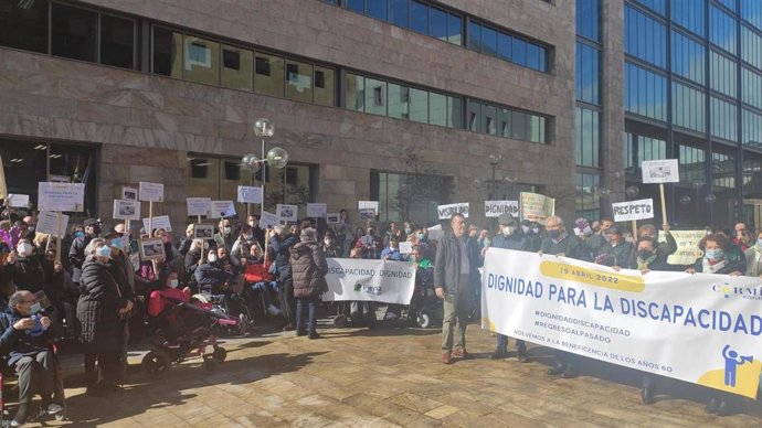 Concentración convocada por Cermi Asturias