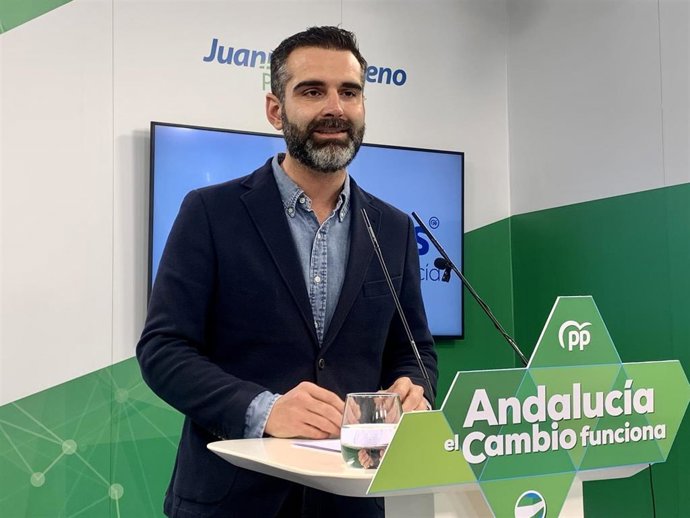 El portavoz del PP andaluz, Ramón Fernández-Pacheco, este martes