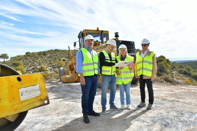 Visita de la Junta a La Peza