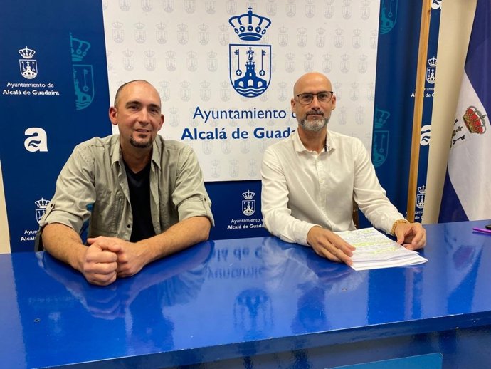 El Portavoz Del Club De Pesca Guadaíra, Antonio José Torres, Y El Delegado De Alcalá De Guadaíra De Transición Ecológica, Pablo Chain, Han Presentado Este Martes La Jornada De Limpieza.