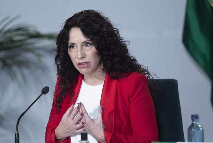 Archivo - La consejera de Igualdad, Políticas Sociales y Conciliación de la Junta de Andalucía, Rocío Ruiz,en una foto de archivo.