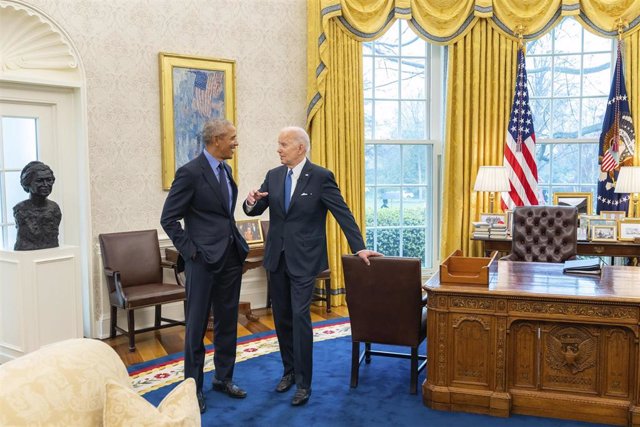 El presidente de Estados Unidos, Joe Biden, recibe a su predecesor, Barack Obama