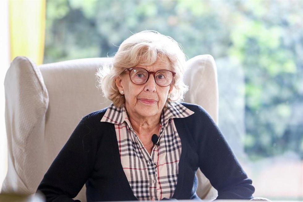 Archivo - La abogada laborista, jueza emérita y exalcaldesa de Madrid, Manuela Carmena, durante una entrevista con Europa Press  