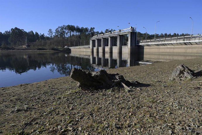 Archivo - Embalse de Abegondo-Cecebre, a 9 de febrero de 2022, en Cambre, A Coruña, Galicia (España). El embalse de Abegondo-Cecebre tiene un índice actual de ocupación del 58,75 % cuando el máximo permitido en invierno es del 60%. La Xunta ha declarado