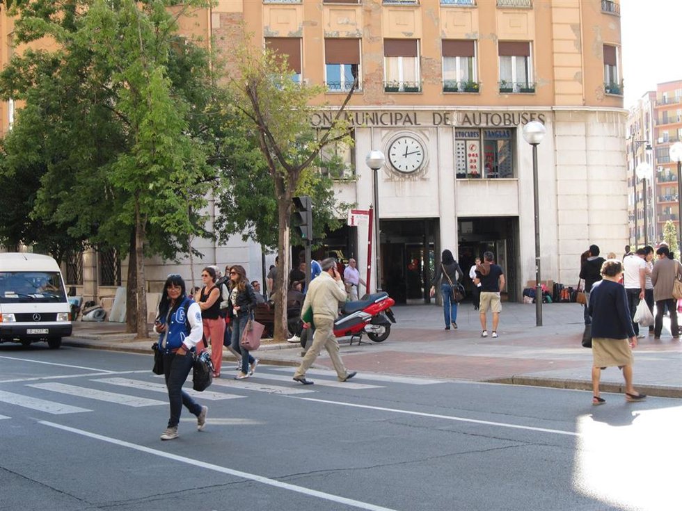 Archivo -    El Ayuntamiento de Logroño sacará a licitación la gestión de la estación municipal de autobuses por un periodo inicial de tres años, hasta 2015, con el objetivo de mejorar sus servicios e instalaciones, mientras se construye la futura estac