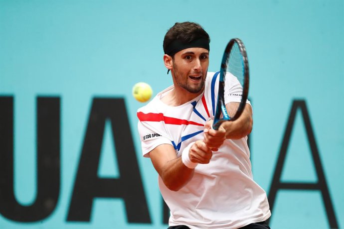 Archivo - Carlos Taberner of Spain in action during his Men's Singles match, round of 64, against Fabio Fognini of Italy on the ATP Masters 1000 - Mutua Madrid Open 2021 at La Caja Magica on May 3, 2021 in Madrid, Spain.