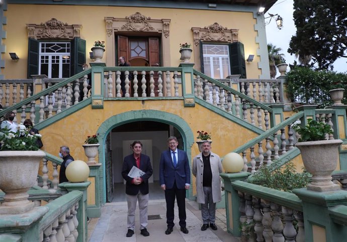Luis García Montero y Ximo Puig en la Casa de los Poetas, antigua Villa Amparo