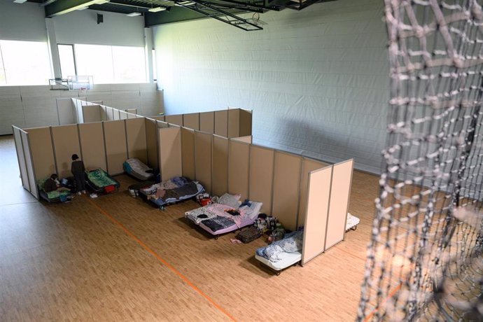 13 April 2022, Saxony, Dresden: Ageneral view of the gymnasium of the Buergerwiese high school, which is currently being used as an emergency shelter for refugees from Ukraine. Photo: Robert Michael/dpa
