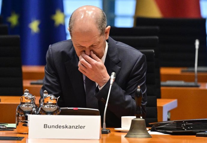 13 April 2022, Berlin: German Chancellor Olaf Scholz chairs the weekly German cabinet meeting at the Chancellor's Office. Photo: John Macdougall/AFP/POOL/dpa