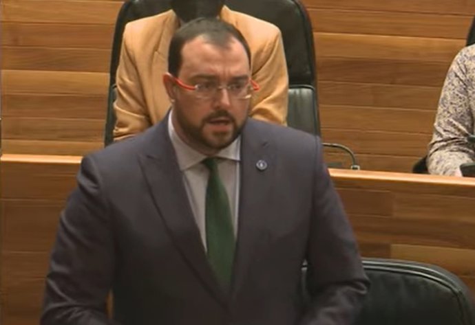 El presidente del Principado de Asturias, Adrián Barbón