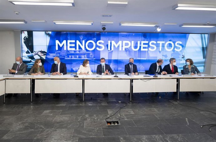 El presdiente del PP, Alberto Núñez Feijóo, preside la reunión del Comité Ejecutivo Nacional del PP.