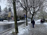 Segovia amanece con una intensa nevada en plena primavera que cubre las calles y obliga a cortar varias carreteras