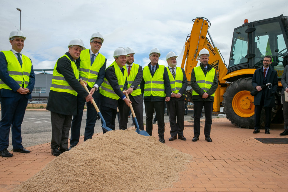 El presidente de C-LM asiste al inicio de las obras