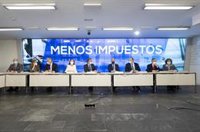 Feijóo abre la puerta del PP a los que no están "contentos" con el Gobierno, que vive "en una realidad paralela"